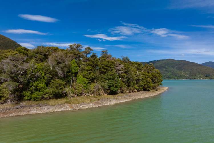 Tai Close Kaiuma Bay_2