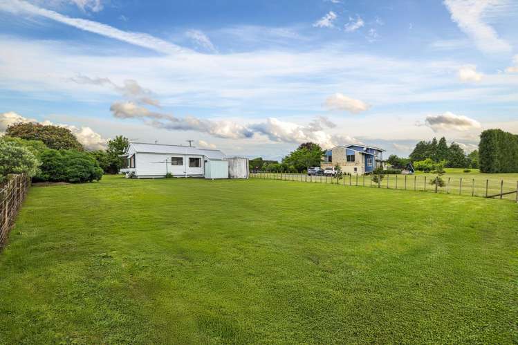 802 Waitakere Road_2