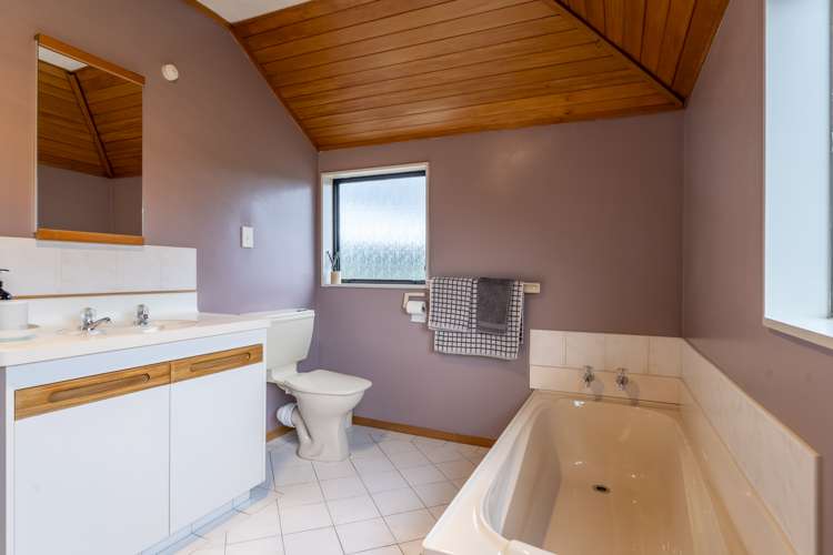 7 Montrose Grove Churton Park_29