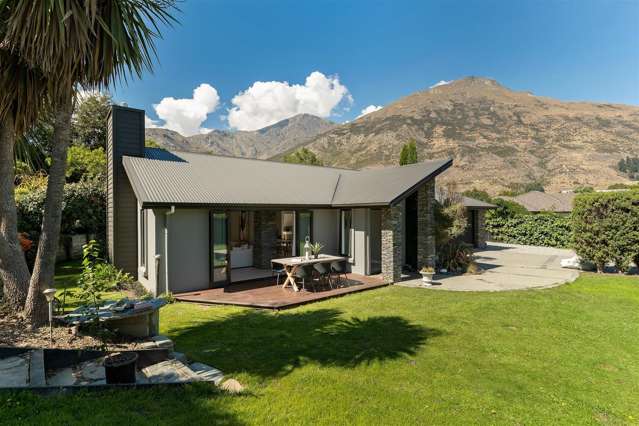 8 Quill Street Dalefield/Wakatipu Basin_1