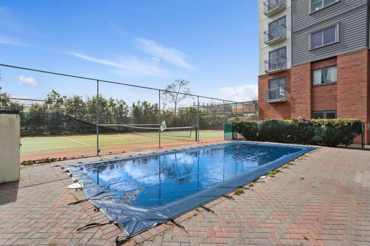 2/12 Crown Lynn Place New Lynn_6