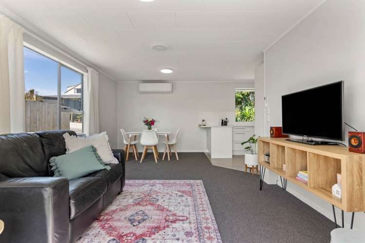 2/63 Rosier Road Glen Eden_7