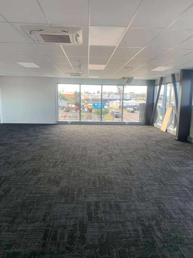 2/718 Karamu Road North Hastings Central_3