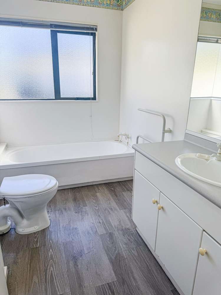 84 Churchill Drive Taradale_15