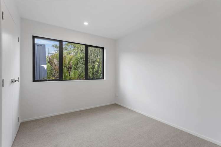 8/58 Waipani Road Te Atatu Peninsula_5