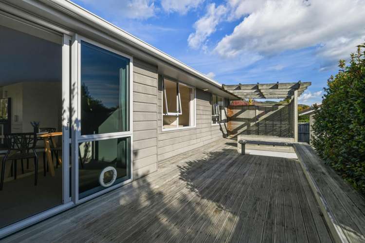 37 Basley Road Owhata_6