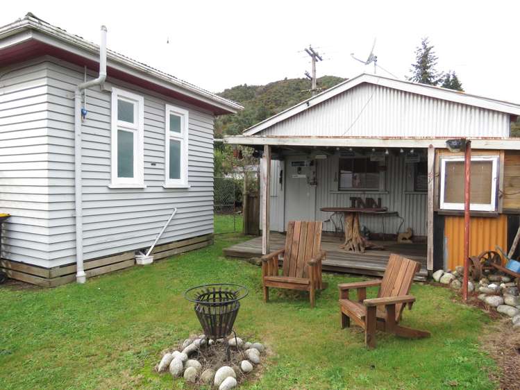 1 Church Street Reefton_11