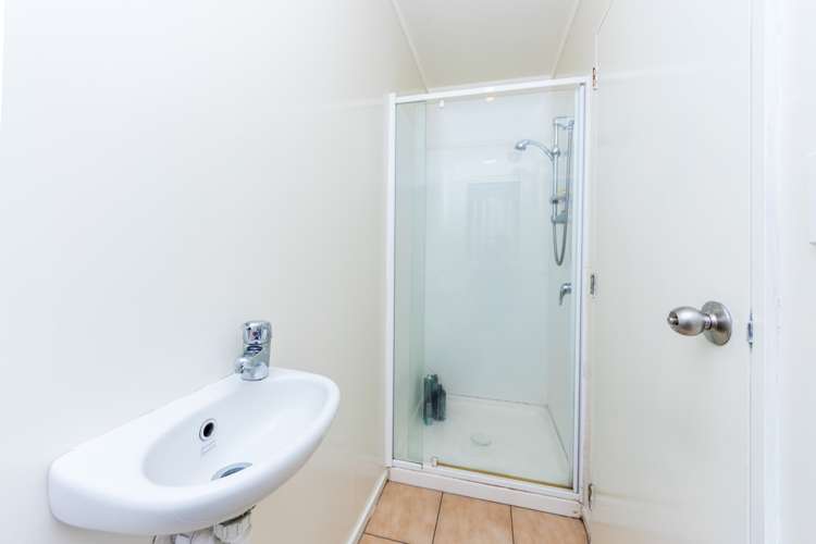 8/8 Margan Avenue New Lynn_15