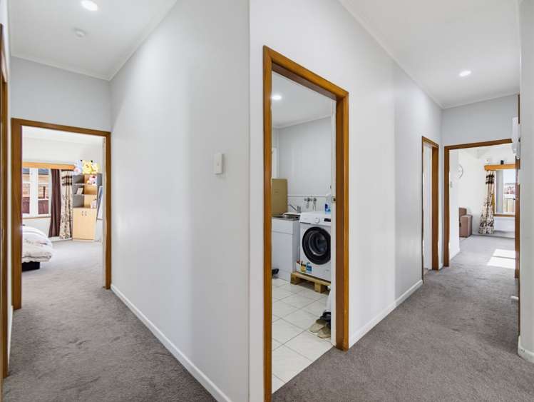 13 Great south road Papatoetoe_11