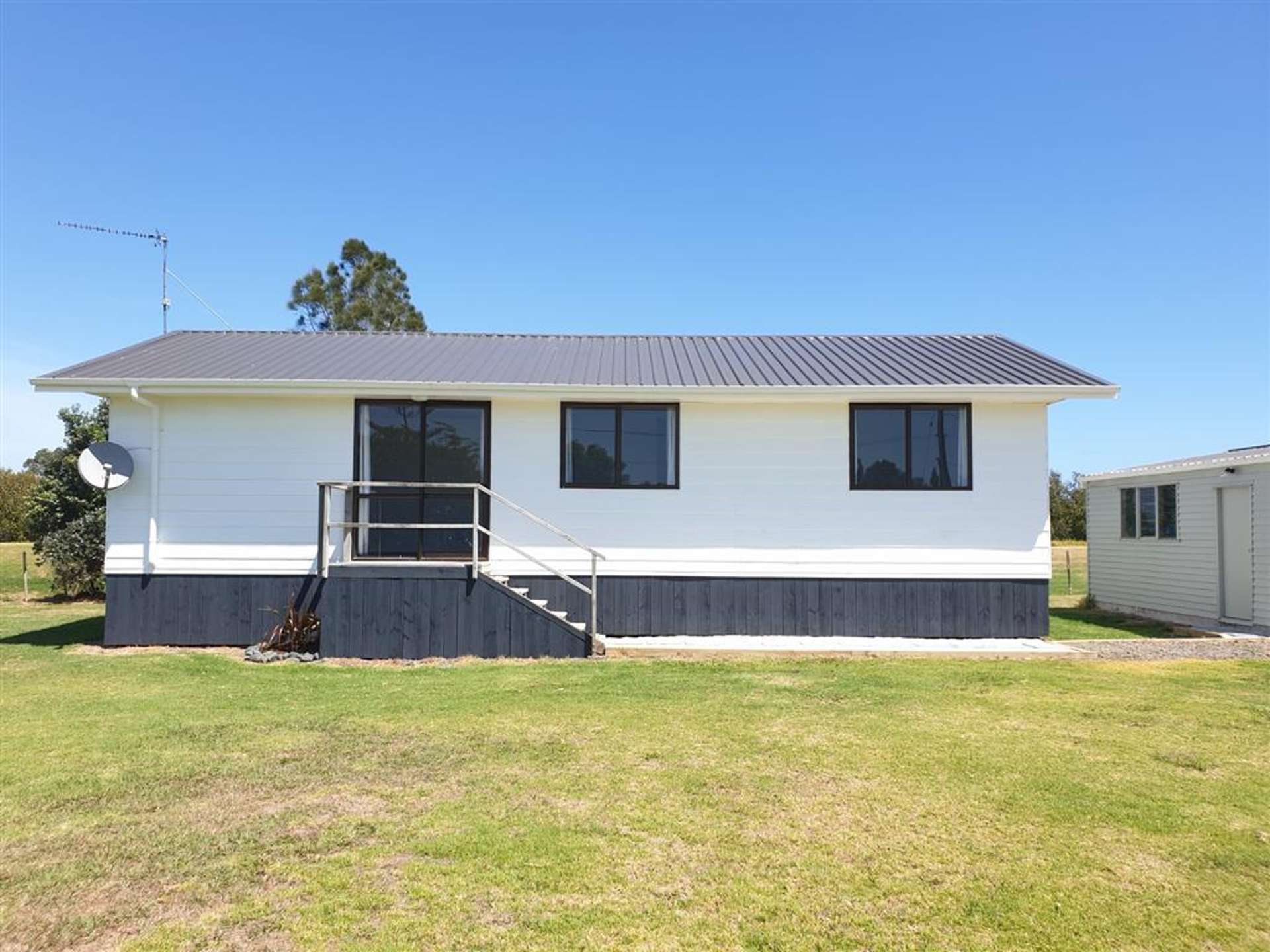 42 Parakai Ave Parakai_0