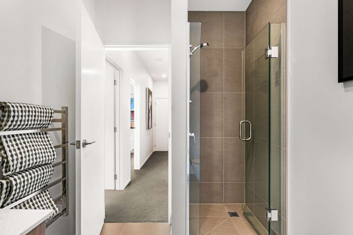 12/4 Glen Atkinson Street_5