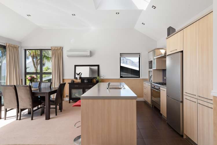 22 Greenstone Place Fernhill/Sunshine Bay_18