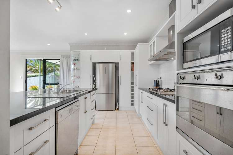 16 Leafield Crescent Henderson_17