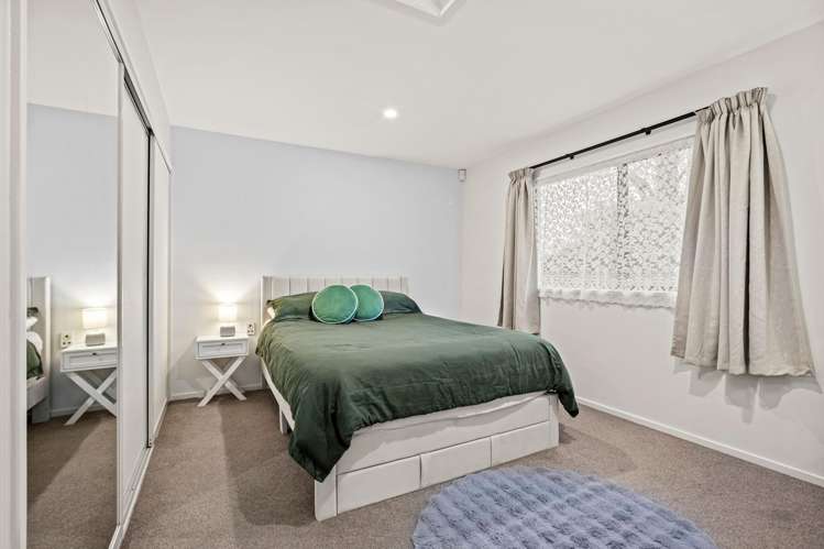 2/64A Cutts Road Russley_7