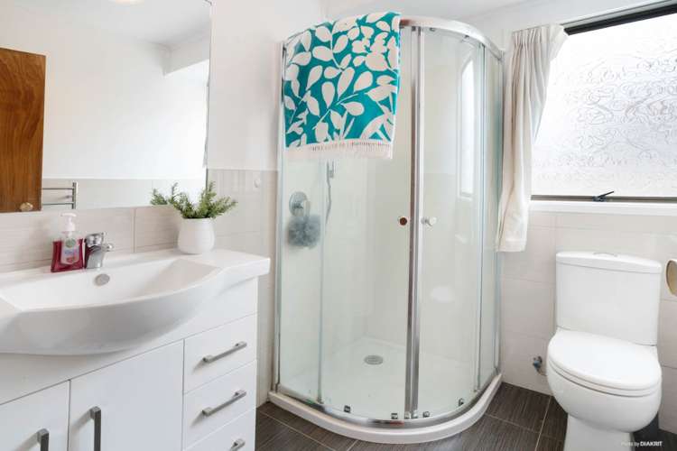 66 Hutchinsons Road Bucklands Beach_13