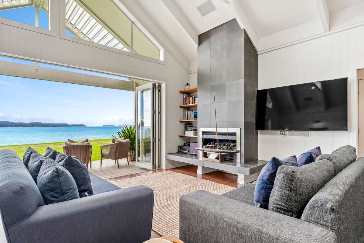 Cabin 10, 1116 Takatu Road_3