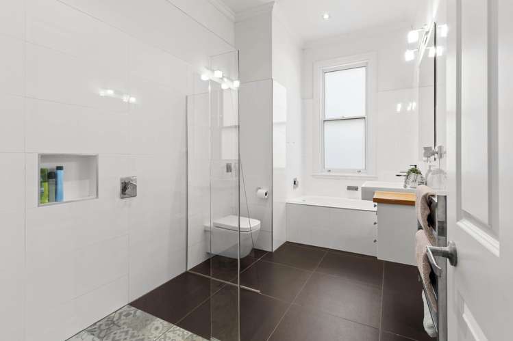 8 Leven Street Roslyn_16