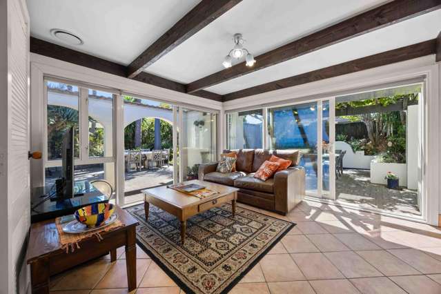 8 Hedge Row Sunnyhills_3