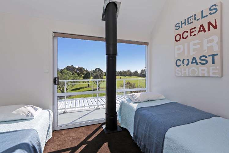 2/8 Gilray Place Waimarama_10