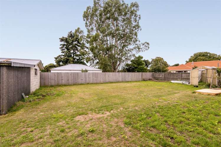 22 Russley Road Russley_11