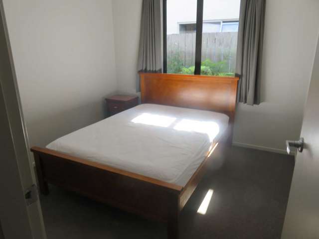 3/173 Knighton Road Hillcrest_3