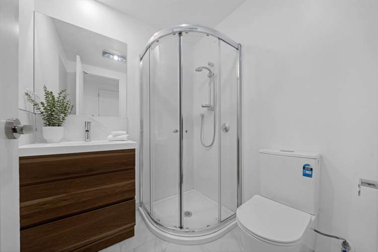 2/112 Moore Street Howick_13