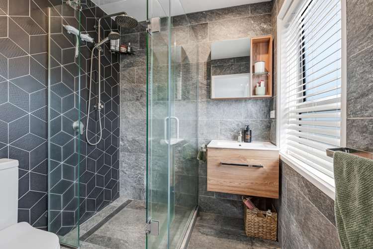 4/13 Kaihu Street Northcote_16