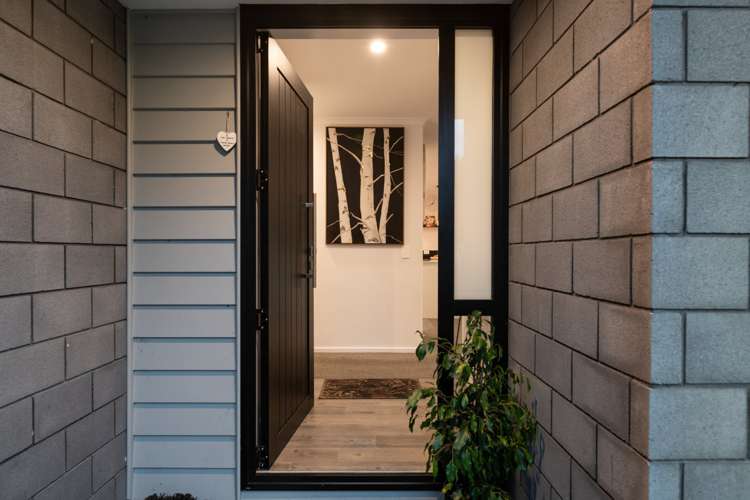 205 Ballintoy Park Drive Welcome Bay_7