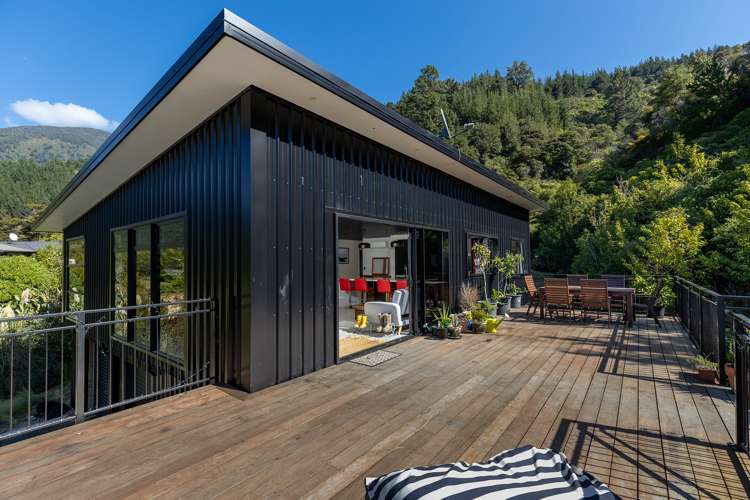 546 Port Underwood Road Whatamango Bay_11