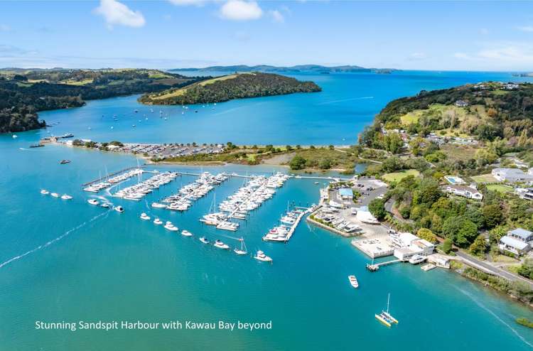 1184 Sandspit Road Sandspit_25