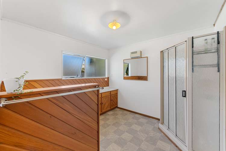 63a Beach Road Pahurehure_15