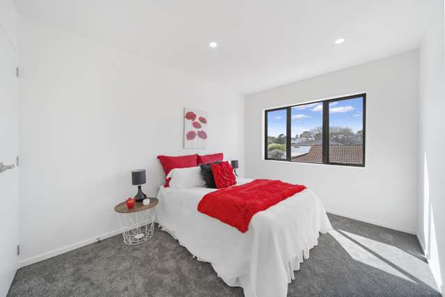 37d Court Town Close Mangere_4