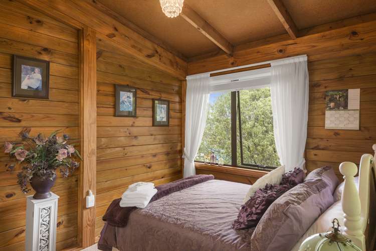 2/15 Billabong Place Botany Downs_8