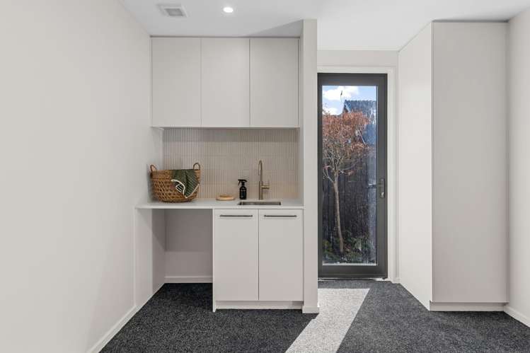 2 and 3/34 Gordon Avenue St Albans_18