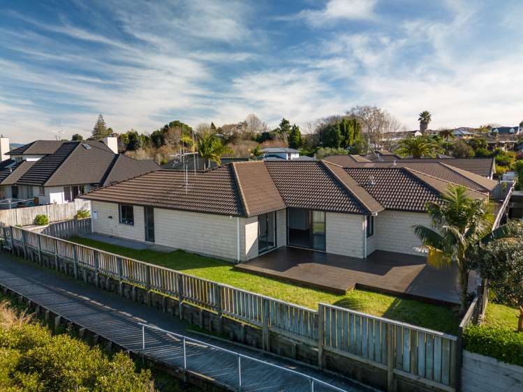 31 Paradise Place Matua_1