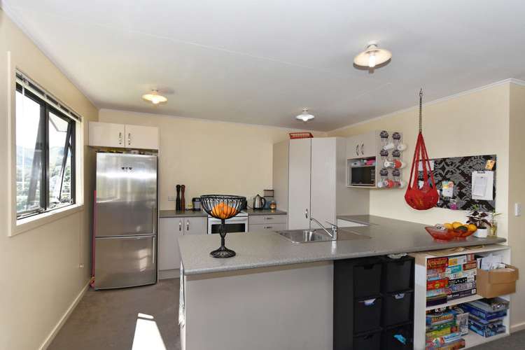 40 Saint Lawrence Street Toi Toi_8