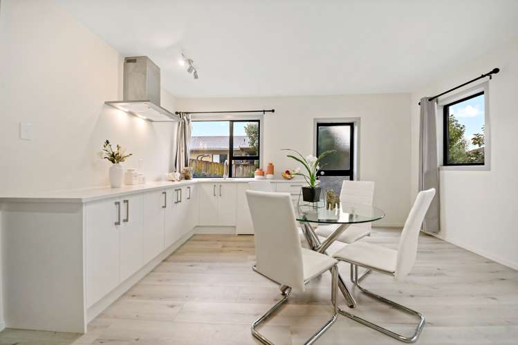 2/7 Duke Street Papakura_37