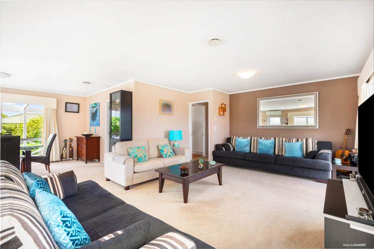 5 Barton Place Orewa_8