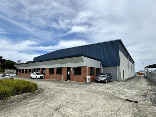 CBRE | Sole: 800sqm Sublease + Drive Around Yard