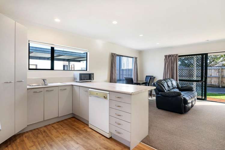 32 Churchill Avenue Manurewa_16