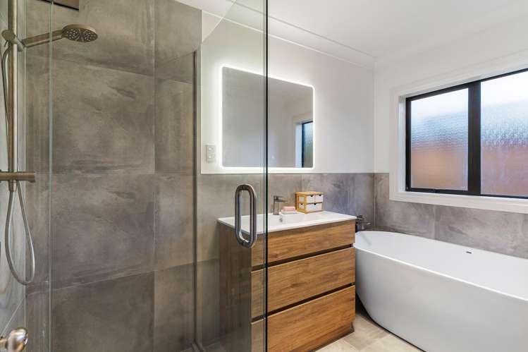 72 Lothian Brae Wattle Downs_9