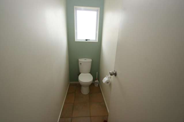 2/152 Sunset Road Unsworth Heights_4