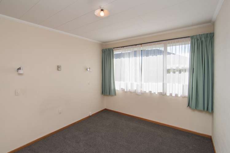 2/216 King Street Temuka_17