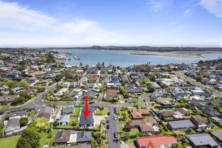 1/15 Vivian Wilson Drive Eastern Beach_17