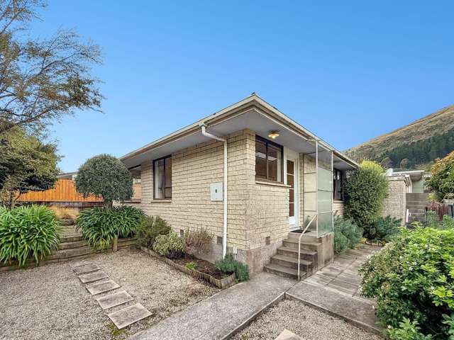 SUMNER - 2 BEDROOM UNIT WITH HEATPUMP & SINGLE GARAGE