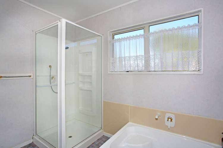 49 Edgewater Parade Waiuku_15