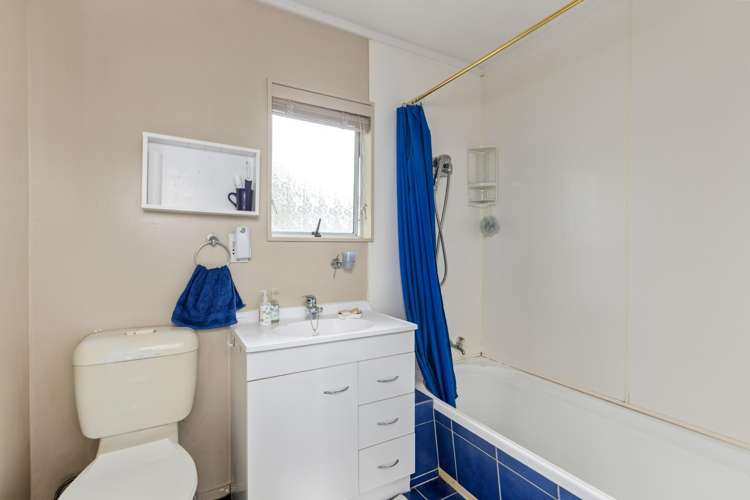 1/105 Brian Crescent Stanmore Bay_11