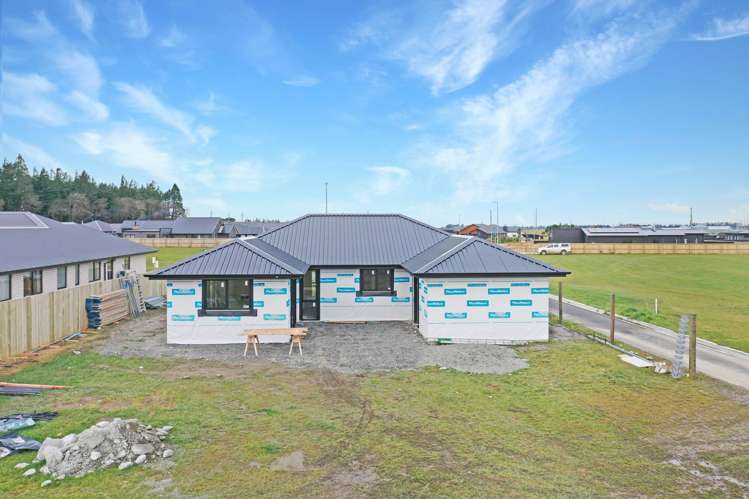 23 Arrowsmith Drive_3
