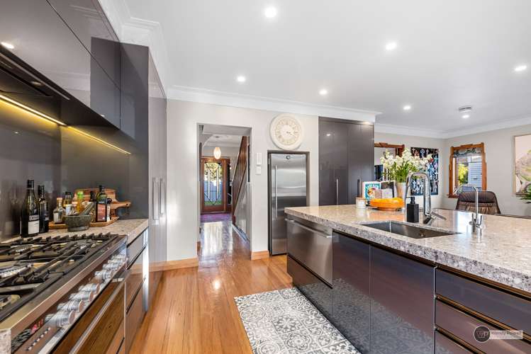 37 Pohutukawa Street Woburn_10