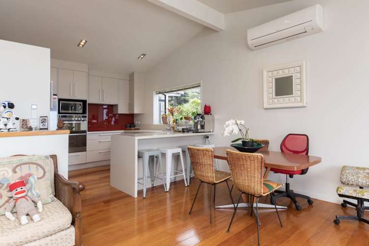 37 Rayner Road Piha_11